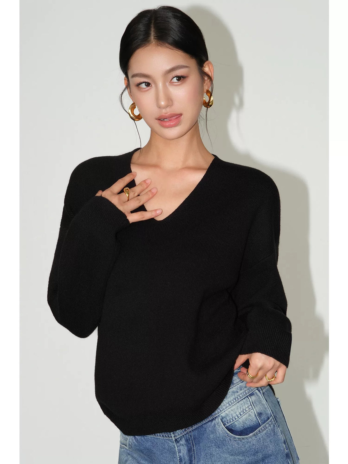 Cozy Line V‑Neck Relaxed Knit Sweater