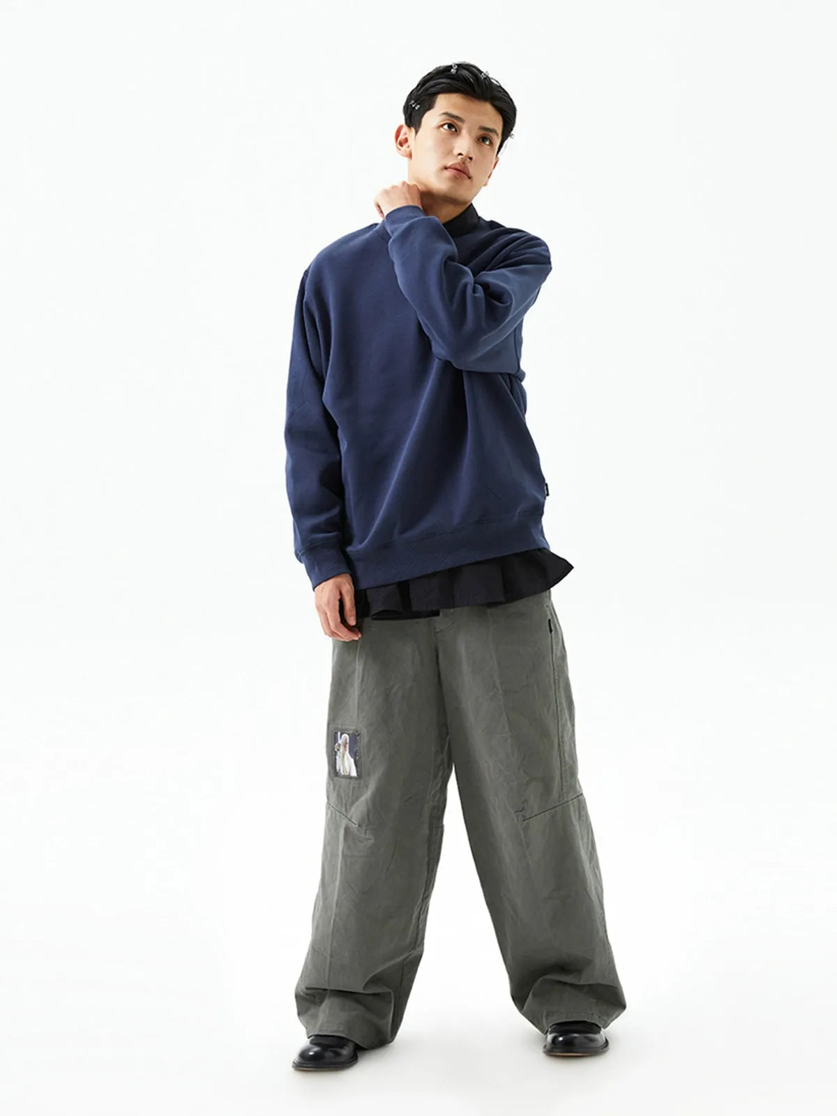 Black & Green Relaxed Straight-Leg Pants