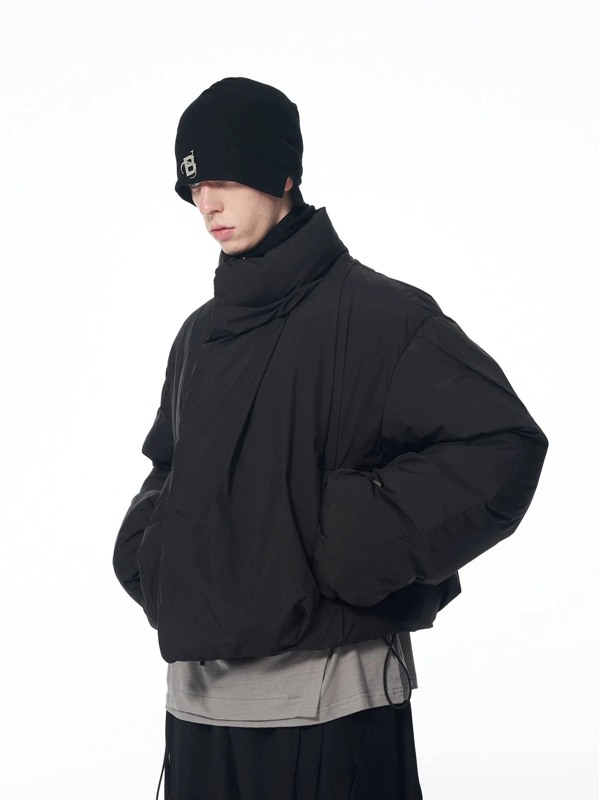 B7 Pleated Logo Printed Cropped Puffer Jacket