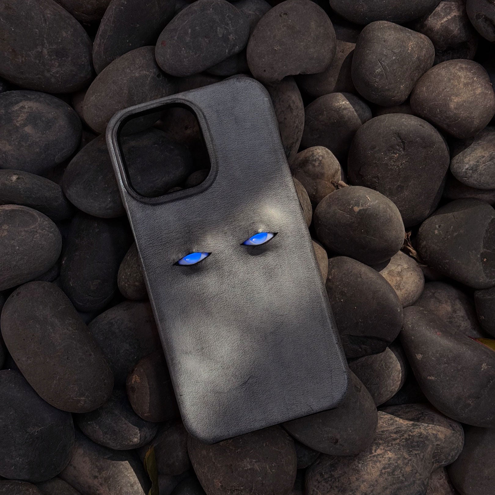 Luminous Eye Device Original High-End Sense 17ProMax Phone Case 16ProMax Mobile Phone Case Leather Retro Style Pure Handmade 15Pro Creative Personality Customization for Apple