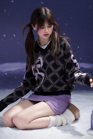Bow Printed V-Neck Check Sweater
