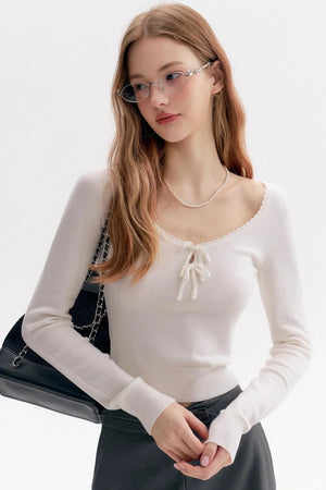 Bow Wavy Lace U-Neck Slim Top