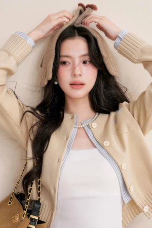 Chic Wool-Blend Cropped Cardigan