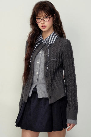 College Style Fake Two-Layer Sweater