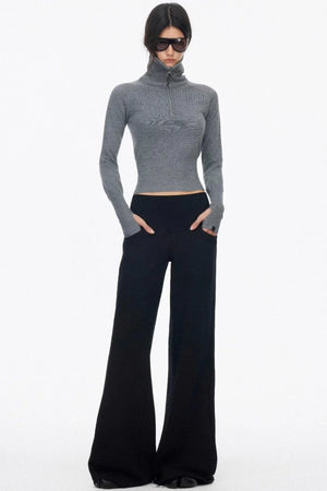 Half-Turtleneck Zip-Up Knitted Design Top