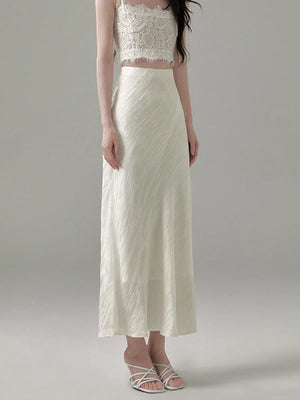 High-waisted slim skirt