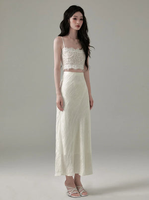 High-waisted slim skirt