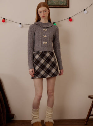LACE COLLAR SLIM FIT KNIT TOP