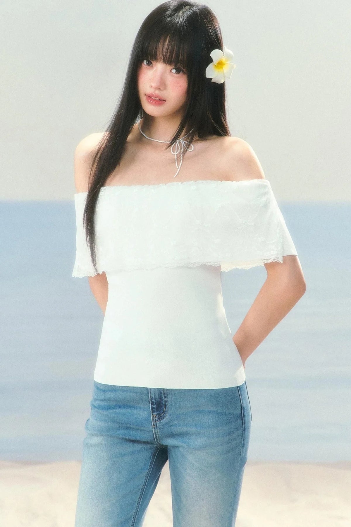 Lace Splicing One-Shoulder Top