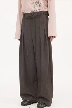 Pleated Curved Wide-Leg Pants