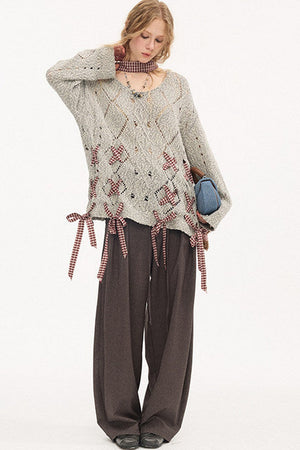Pleated Curved Wide-Leg Pants