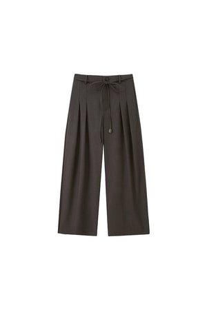 Pleated Curved Wide-Leg Pants