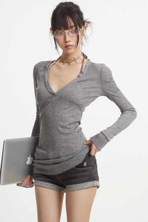 Slim V-neck T-shirt
