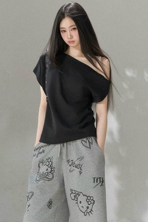 Three-Dimensional Twist Shoulder Top