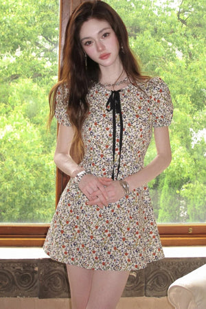 Vintage Floral Puff Sleeve Dress