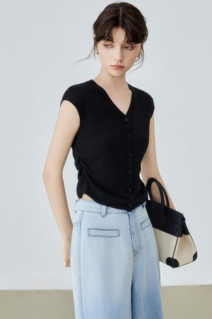 Waist-Fitted V-Neck Knit Top