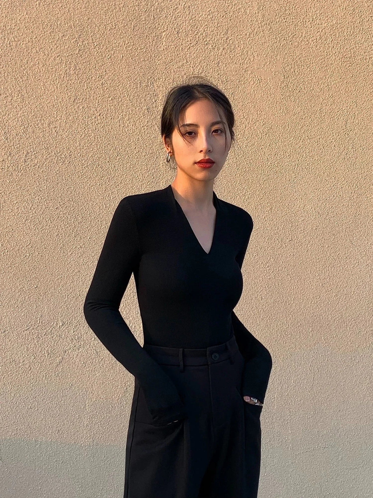 Sculpted Essentials V‑Neck Ribbed Top