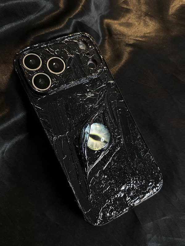 个性黑皮眼立体适用17Pro手机壳iPhone16Promax高级感15Pro手工原创14Pro小众情侣13防摔12全包11简约黑底x