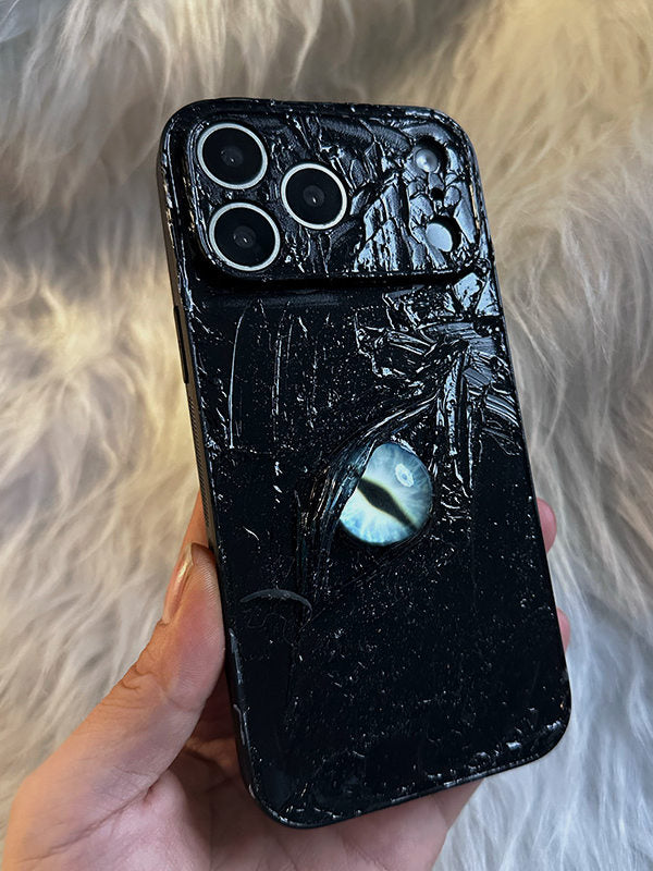 个性黑皮眼立体适用17Pro手机壳iPhone16Promax高级感15Pro手工原创14Pro小众情侣13防摔12全包11简约黑底x