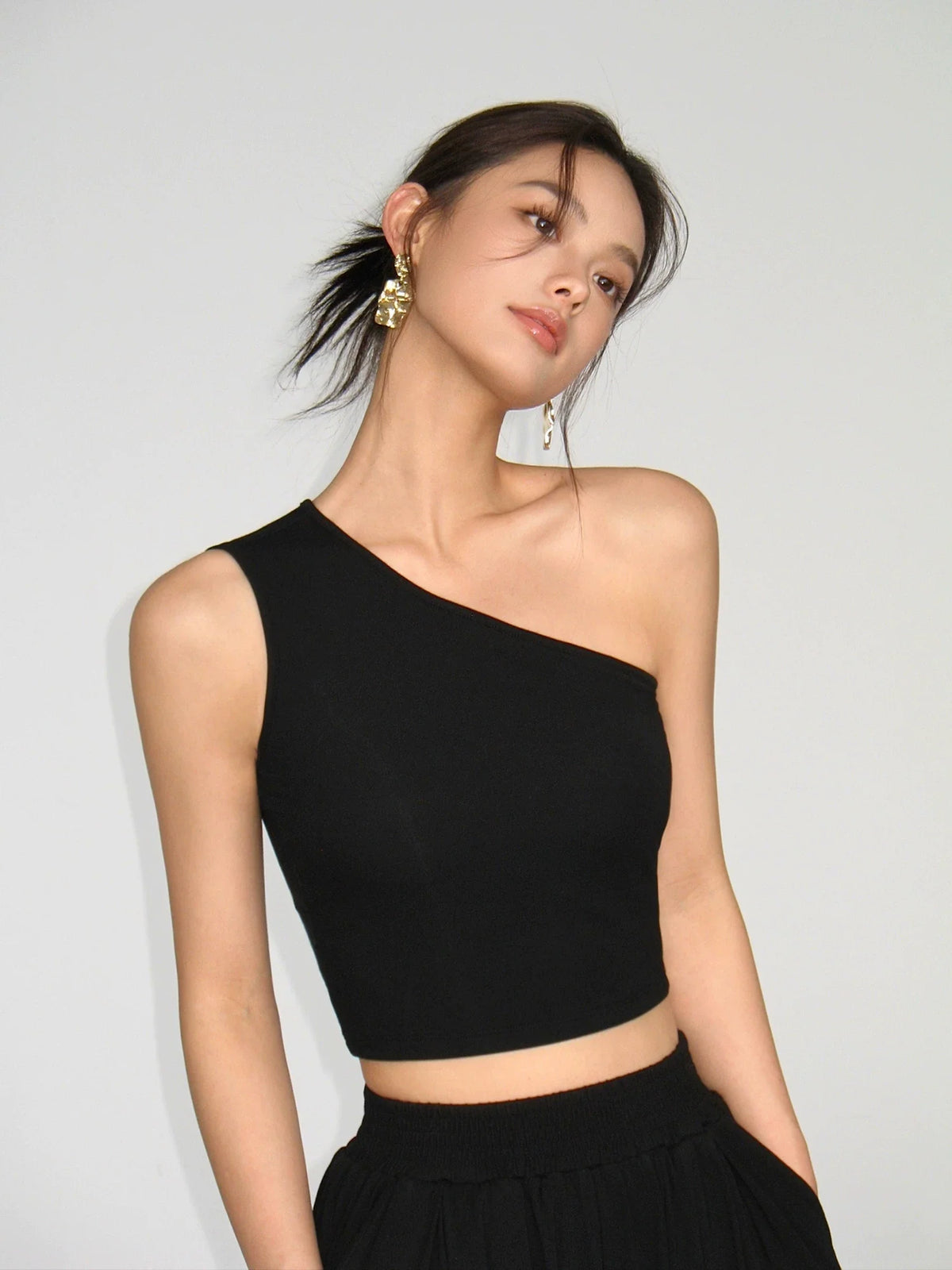 Asymmetry Chic One‑Shoulder Crop Top