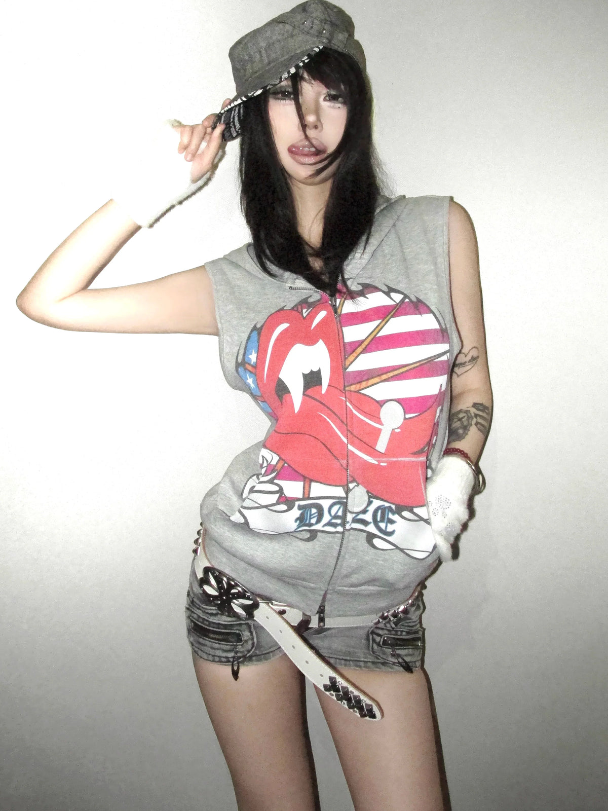 Daze Americana Lips Sleeveless Hoodie Vest