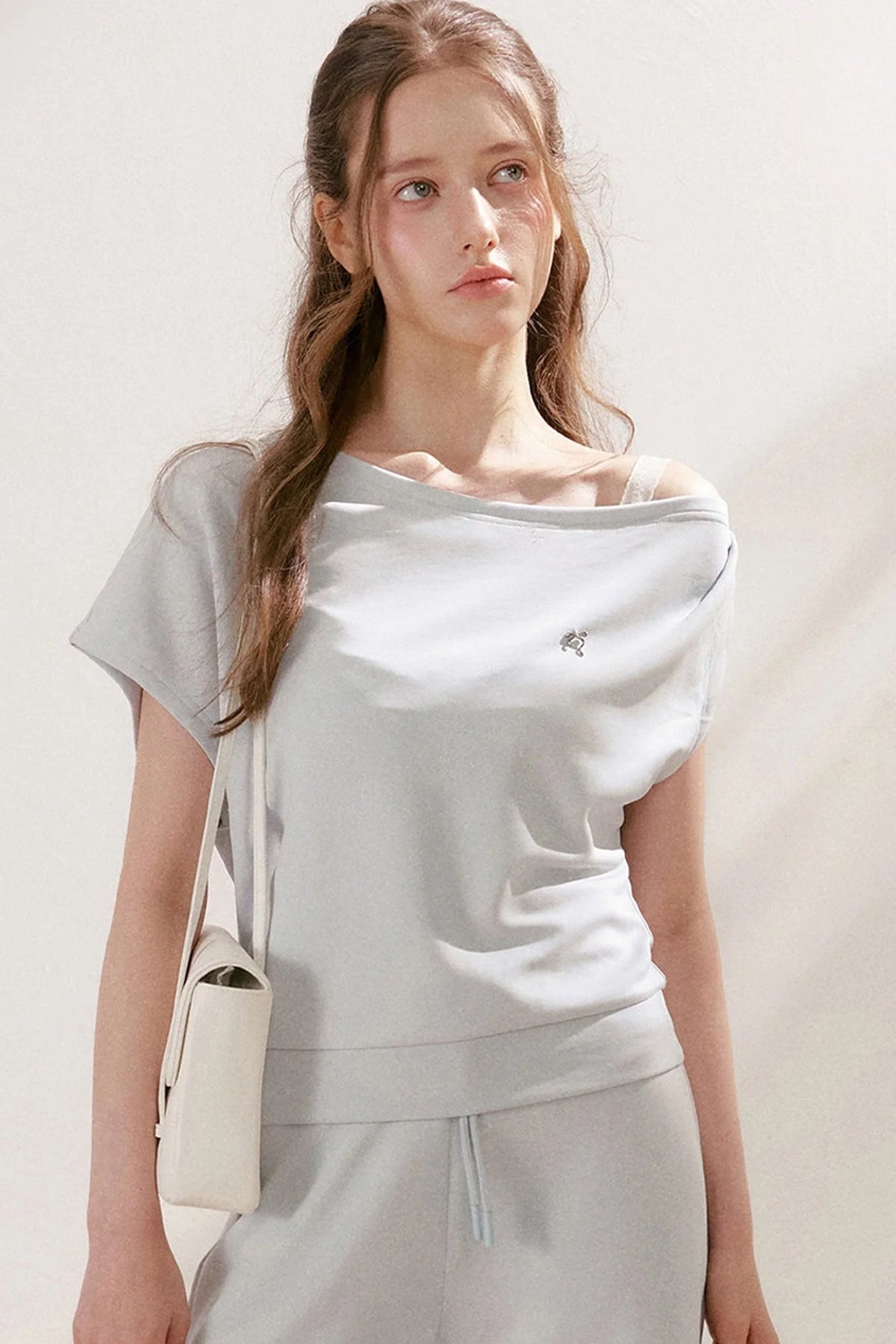 Air-Layer Asymmetric T-Shirt And Trousers Set-Up