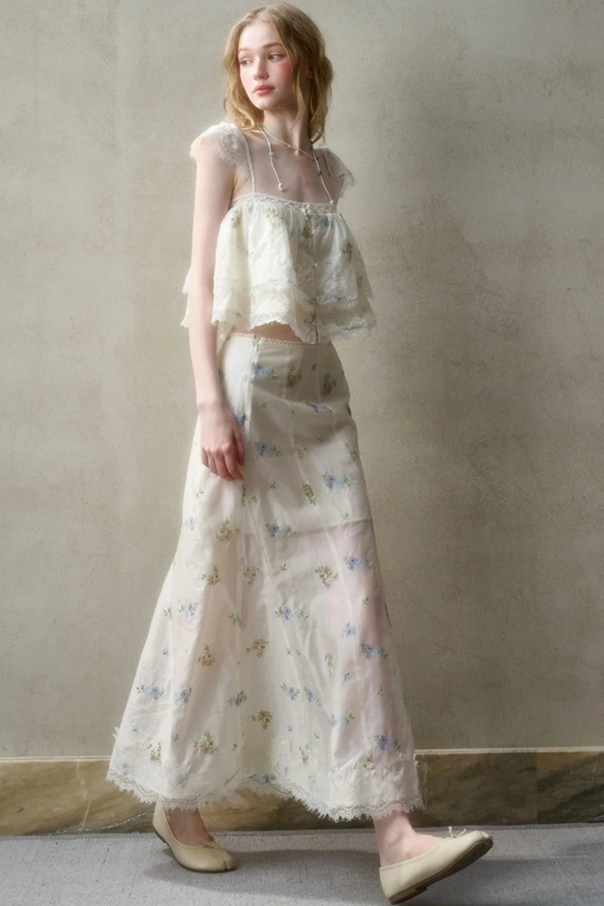 Airy Floral Ensemble Long Lace Skirt Set-Up