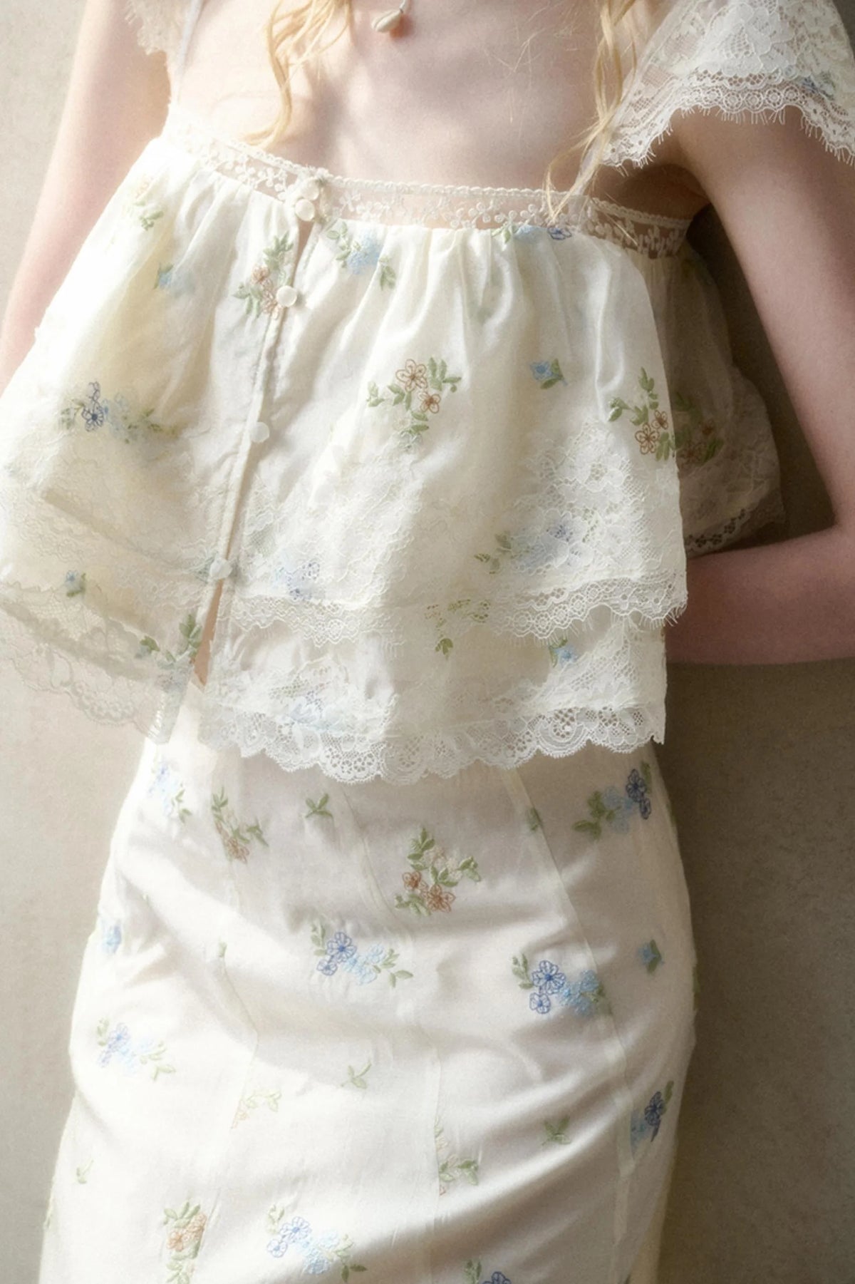 Airy Floral Ensemble Long Lace Skirt Set-Up