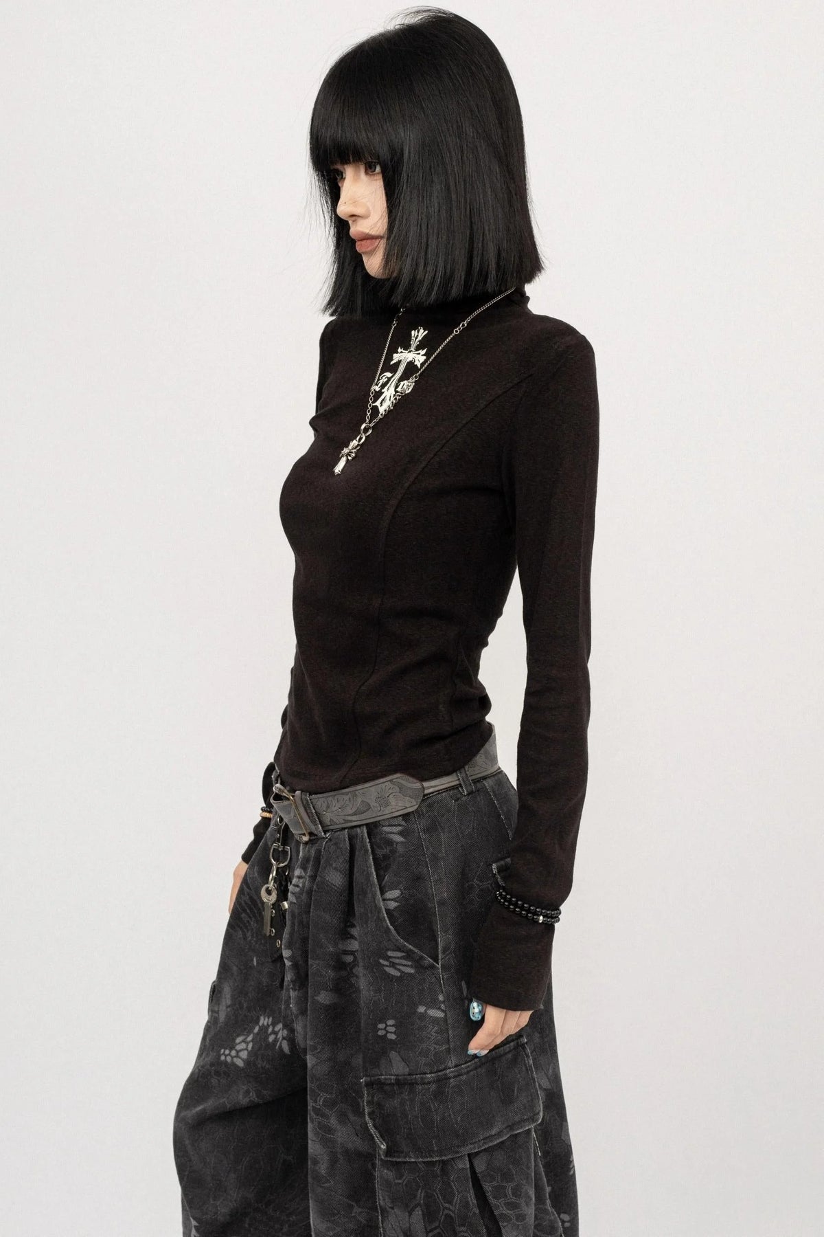 Autumn Vintage Spice Black Shoulder T-Shirt