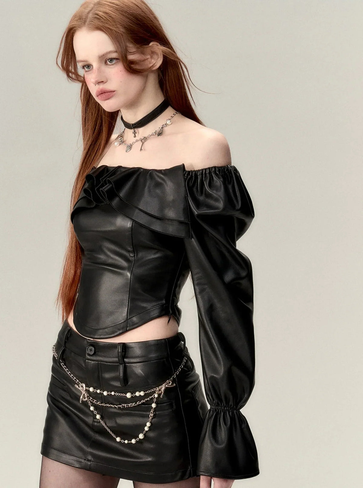 Black Design Versatile Leather Set-up