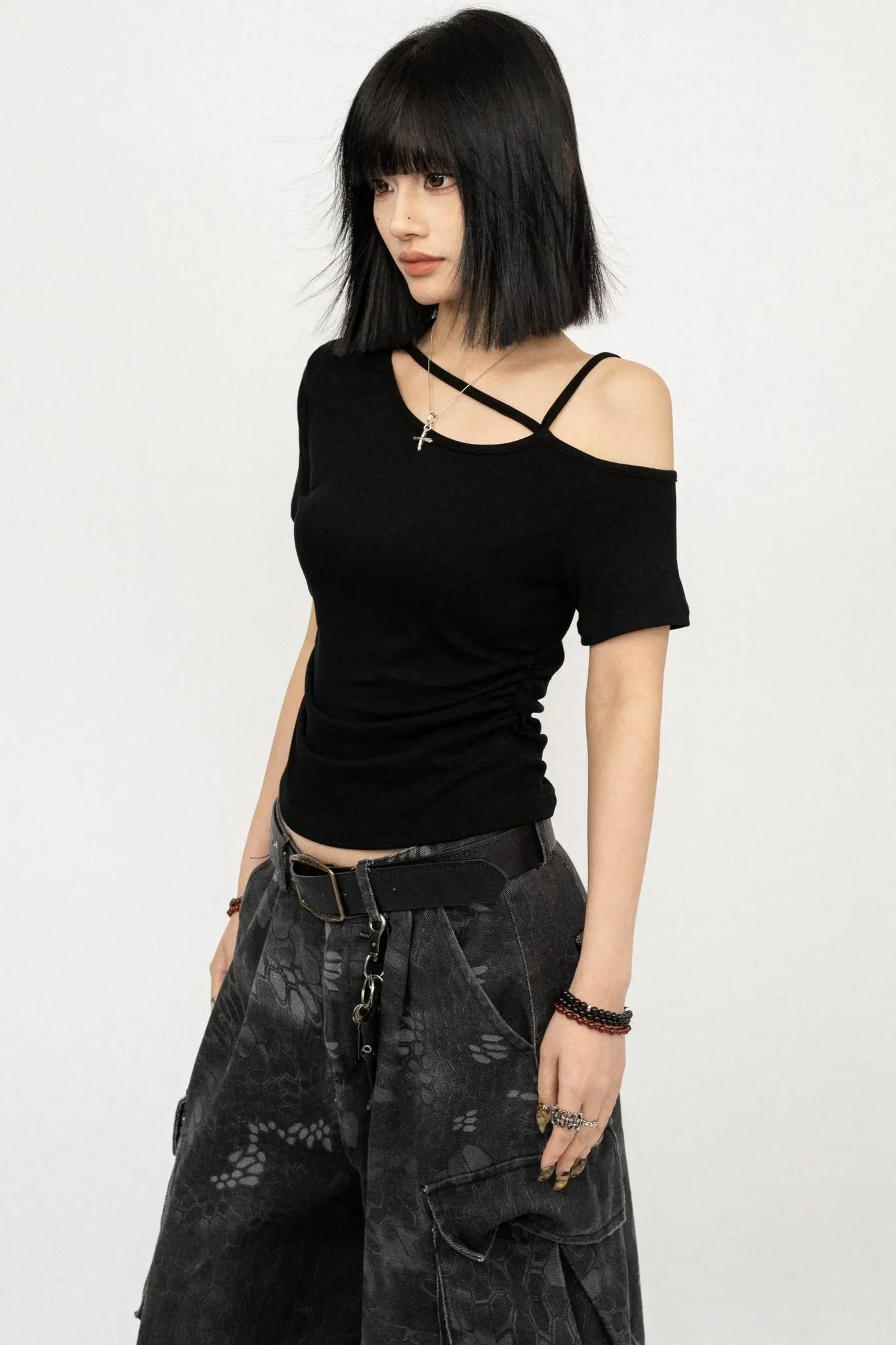 Black Off-Shoulder Slim Top