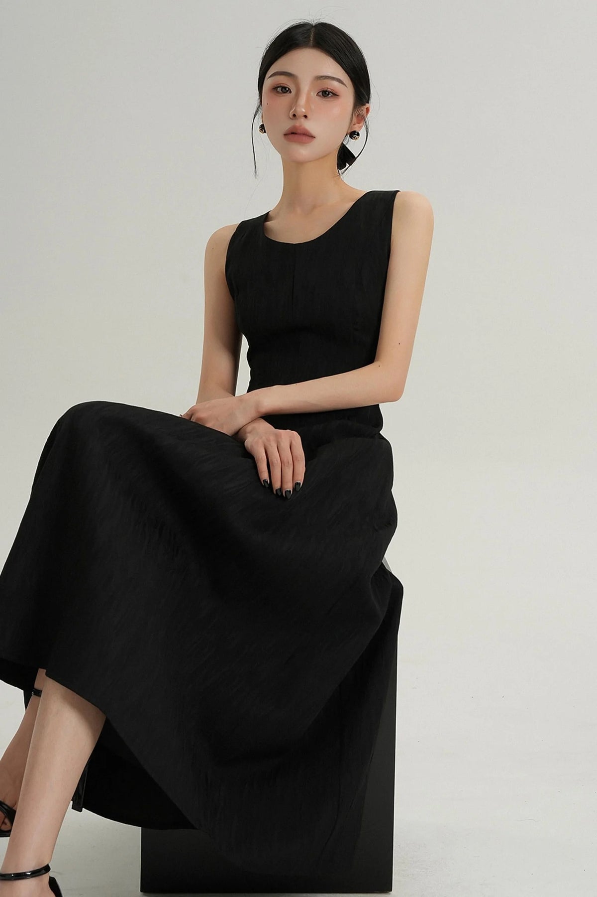 Black Waist-Defined Summer Dress