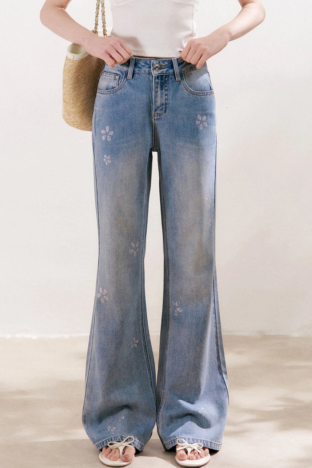 Blue Denim Jeans With Rhinestone Five-Petal Flower