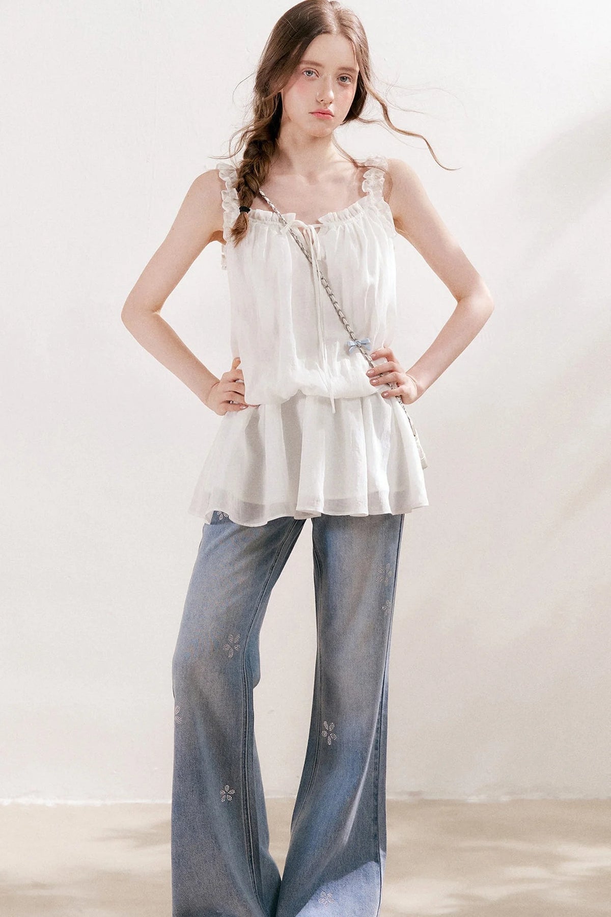 Blue Denim Jeans With Rhinestone Five-Petal Flower