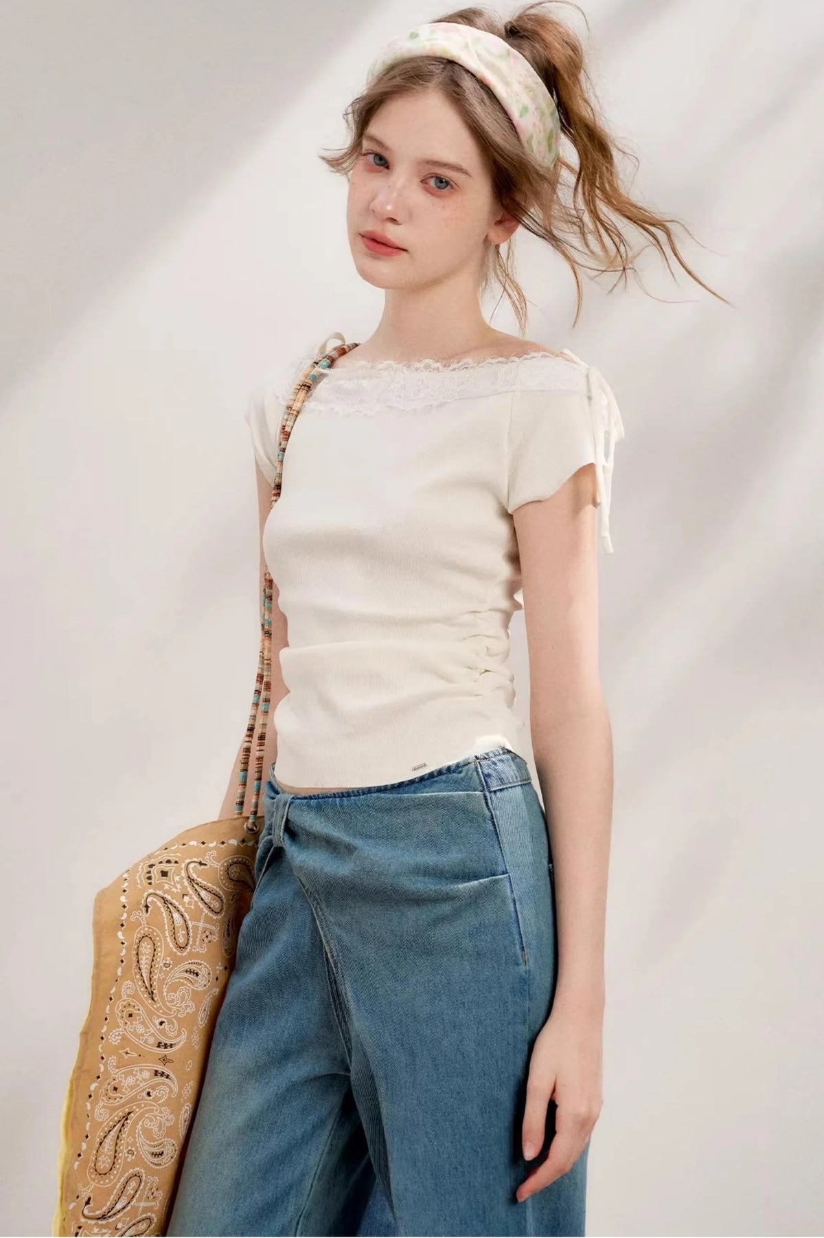Bow-Detail Wide-Leg Jeans