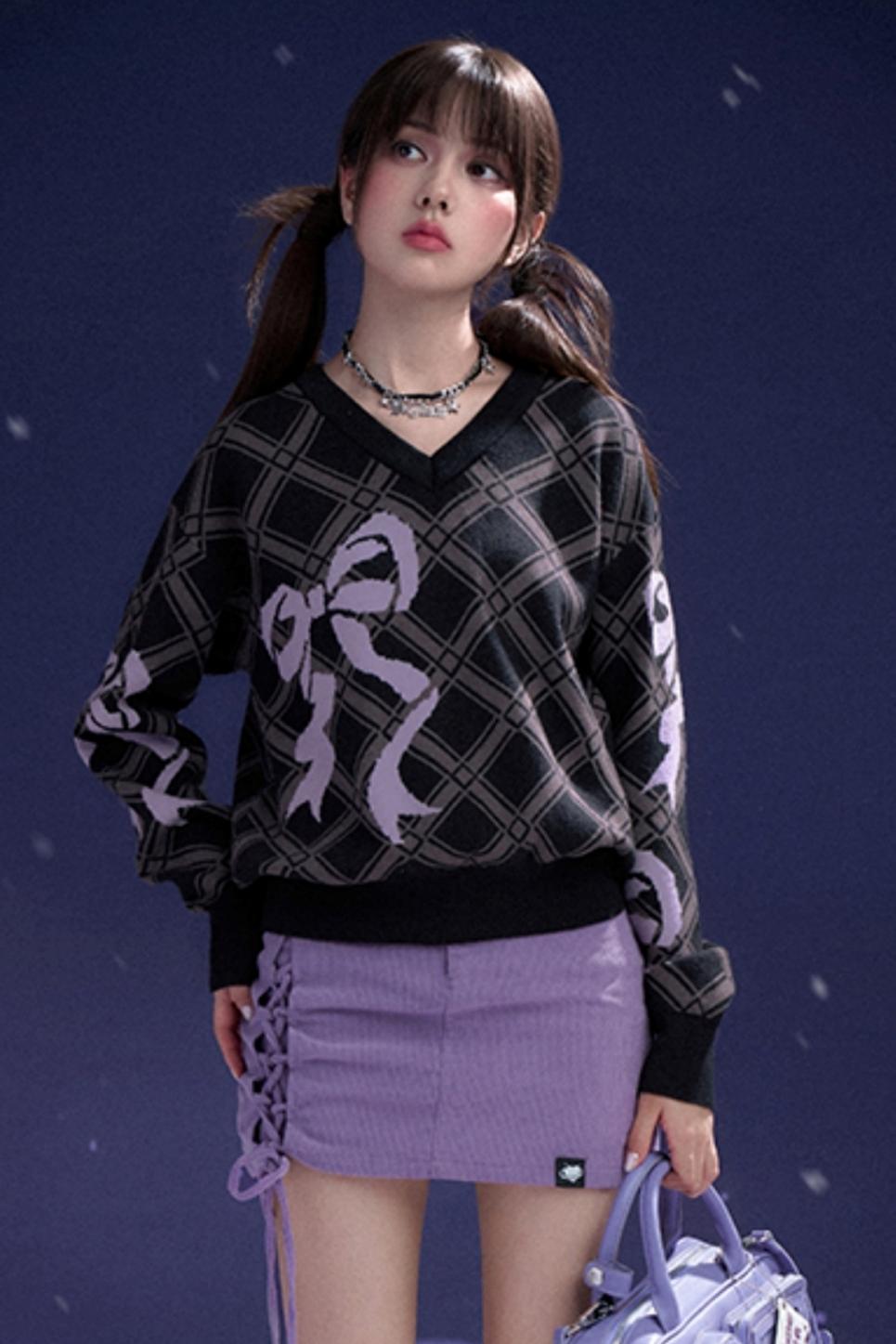 Bow Printed V-Neck Check Sweater