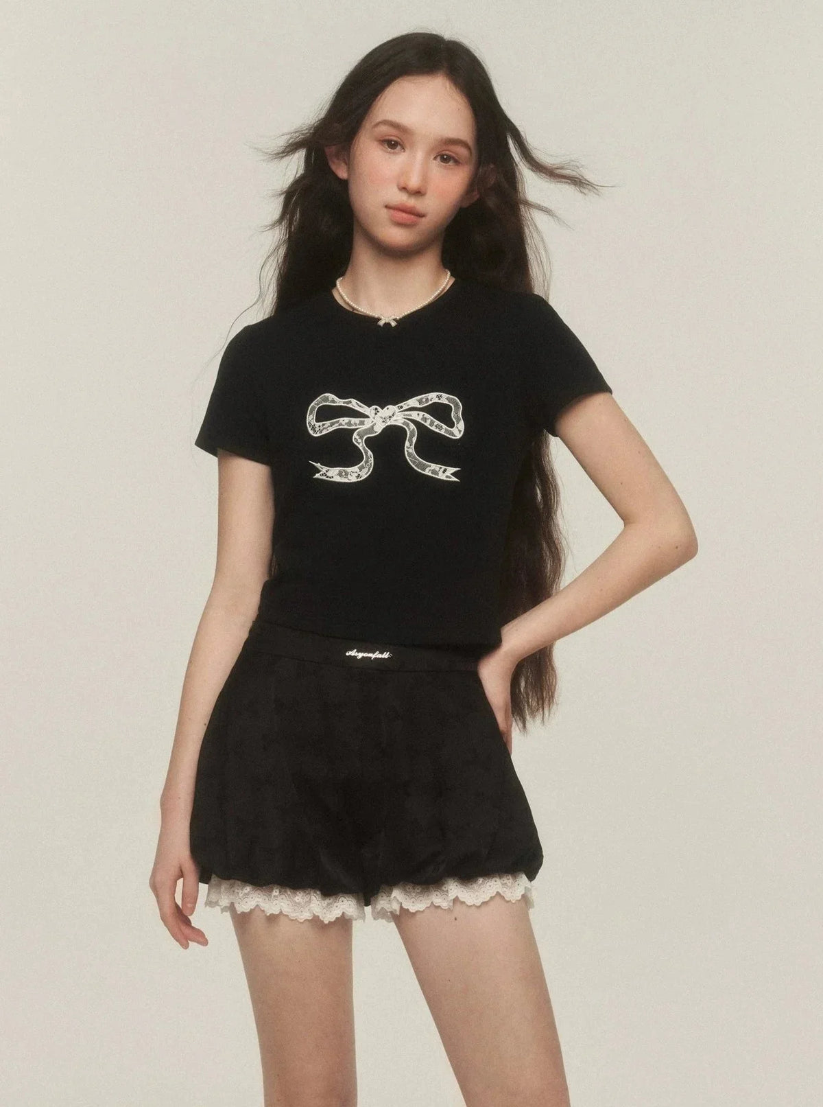 Butterfly Detail Lace Shorts Pants