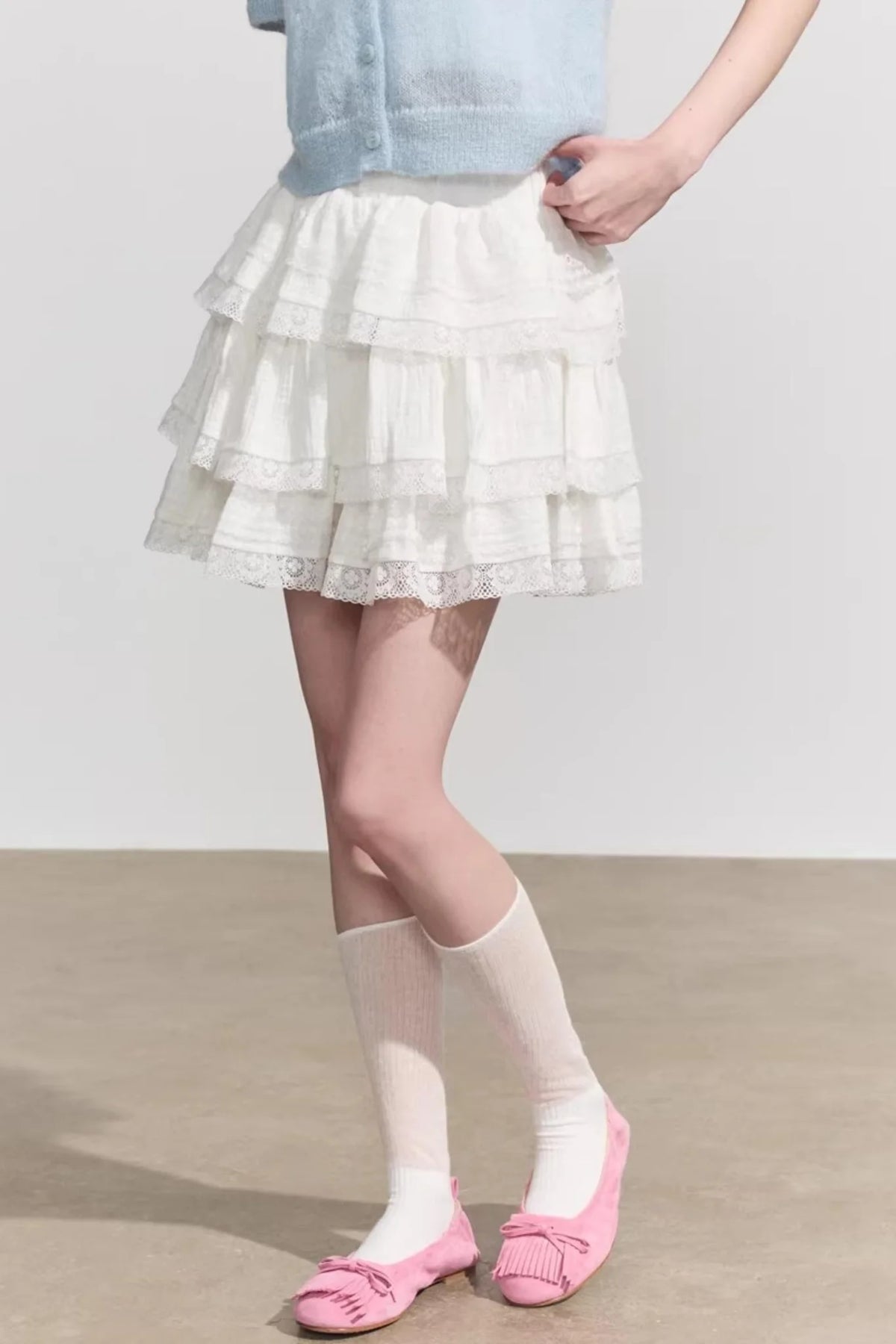 Chic Floral Lace High-Waisted Mini Skirt