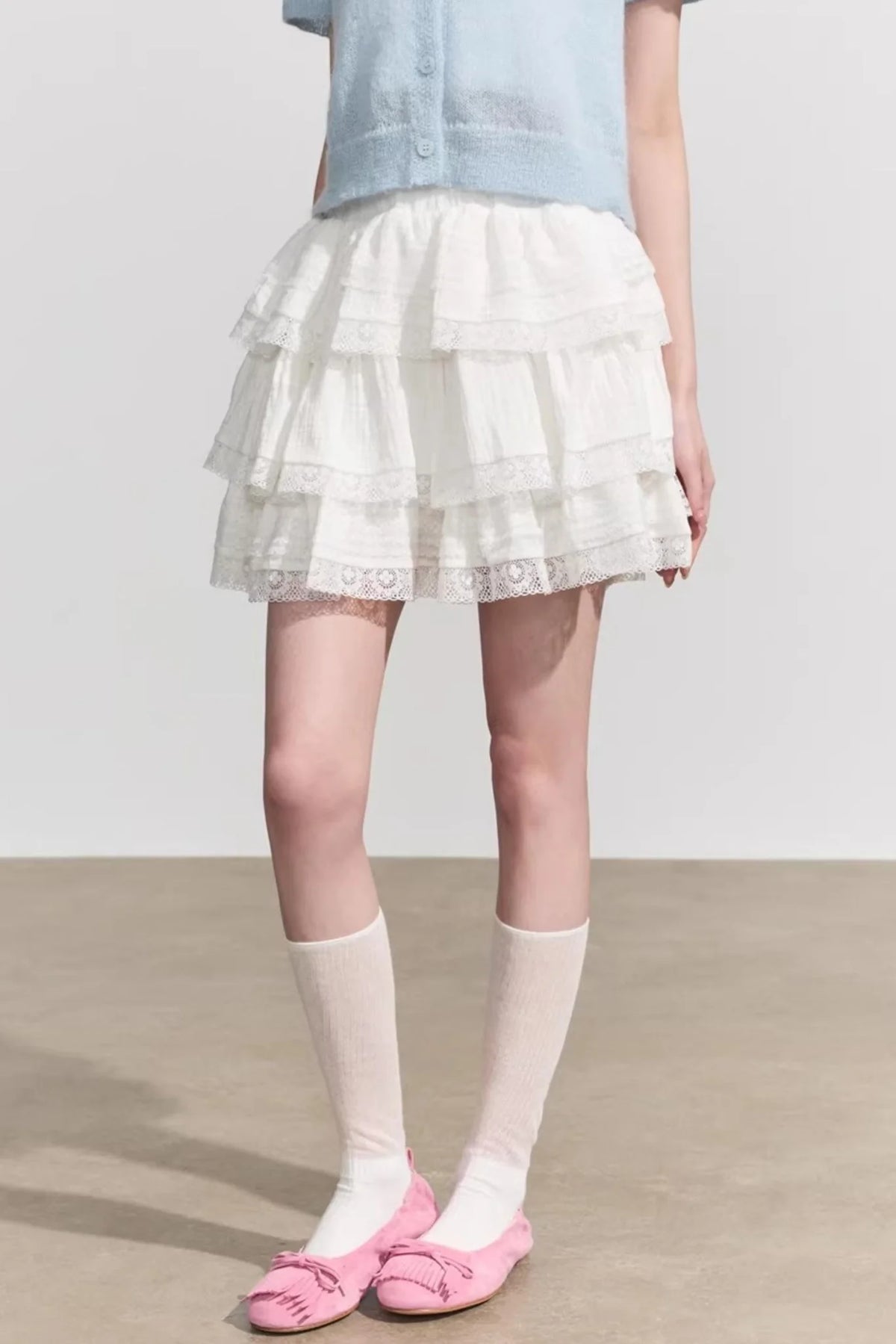 Chic Floral Lace High-Waisted Mini Skirt