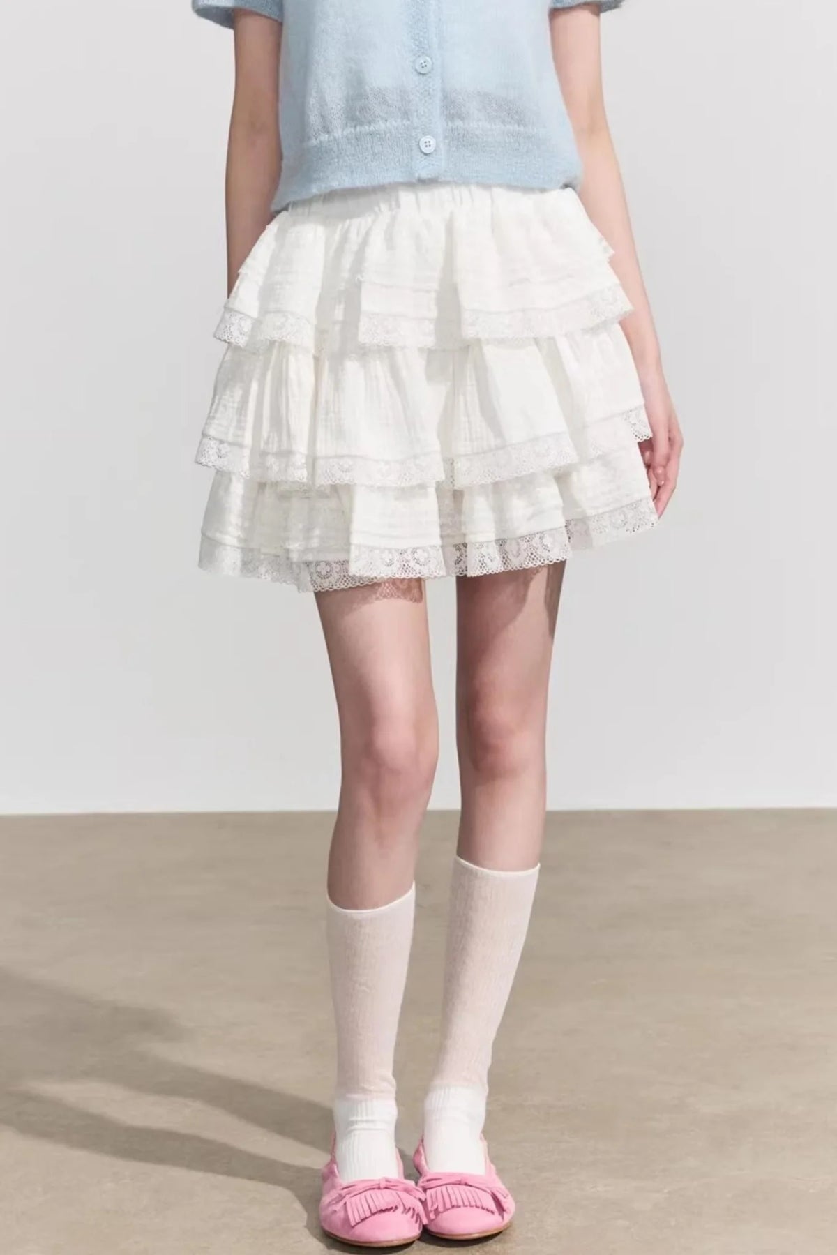 Chic Floral Lace High-Waisted Mini Skirt