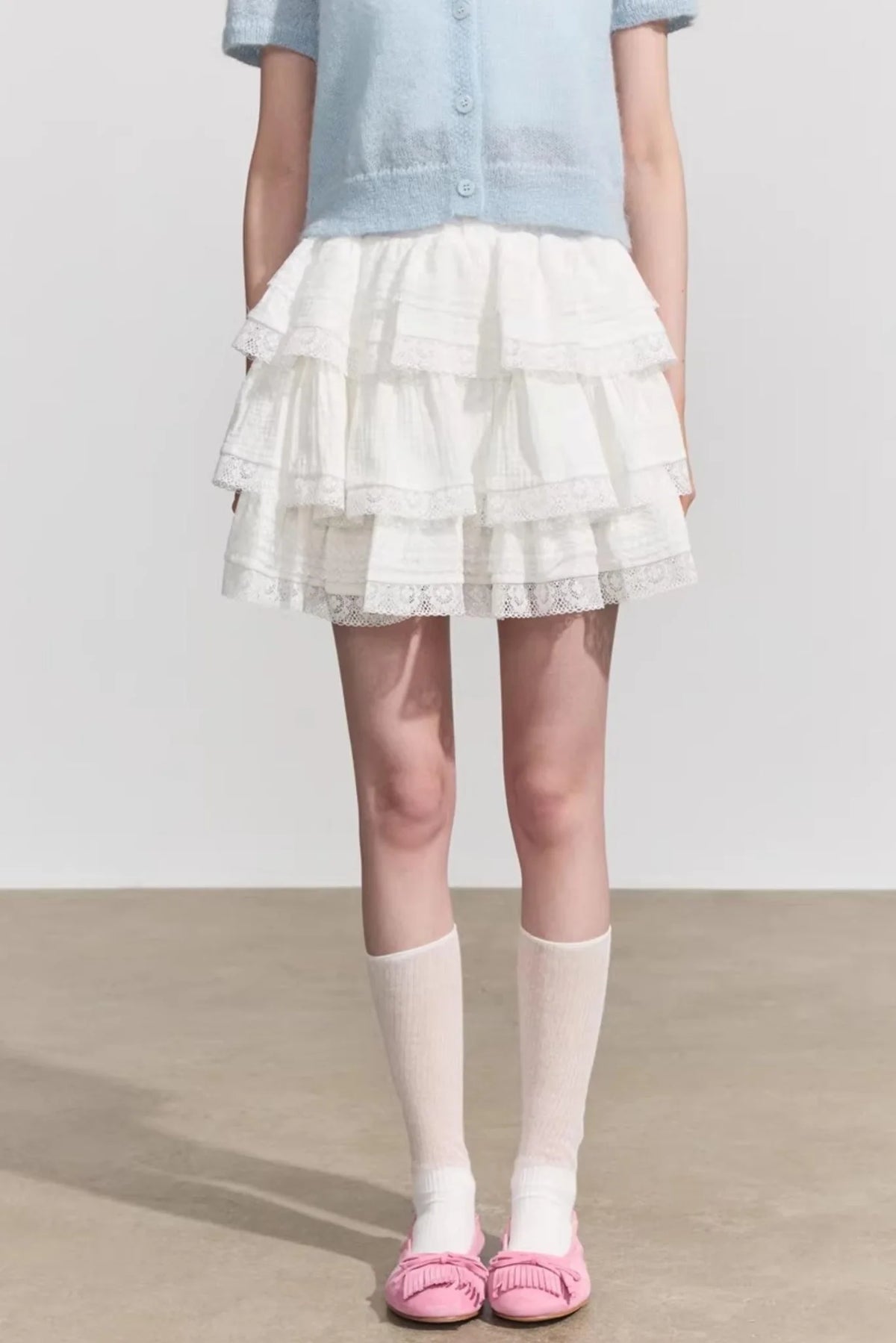 Chic Floral Lace High-Waisted Mini Skirt