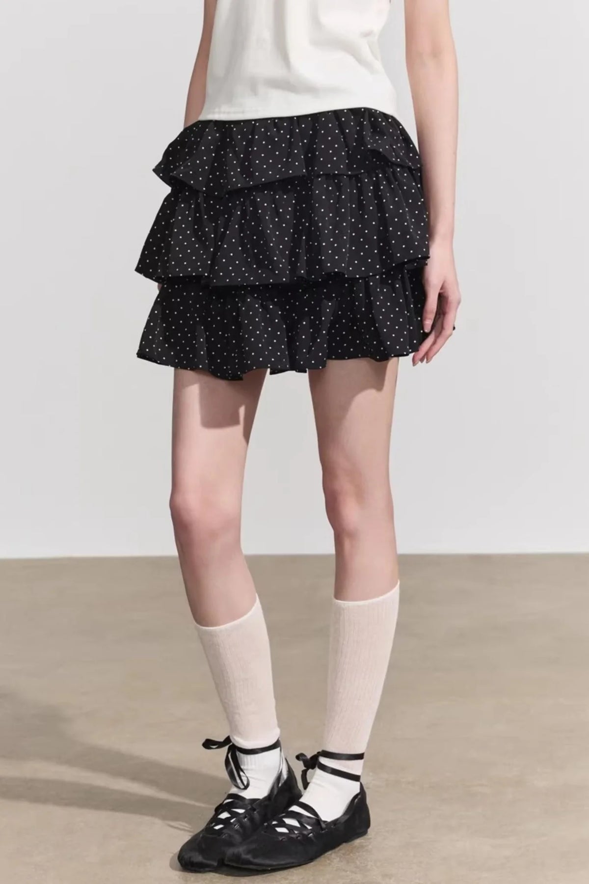 Chic Floral Lace High-Waisted Mini Skirt