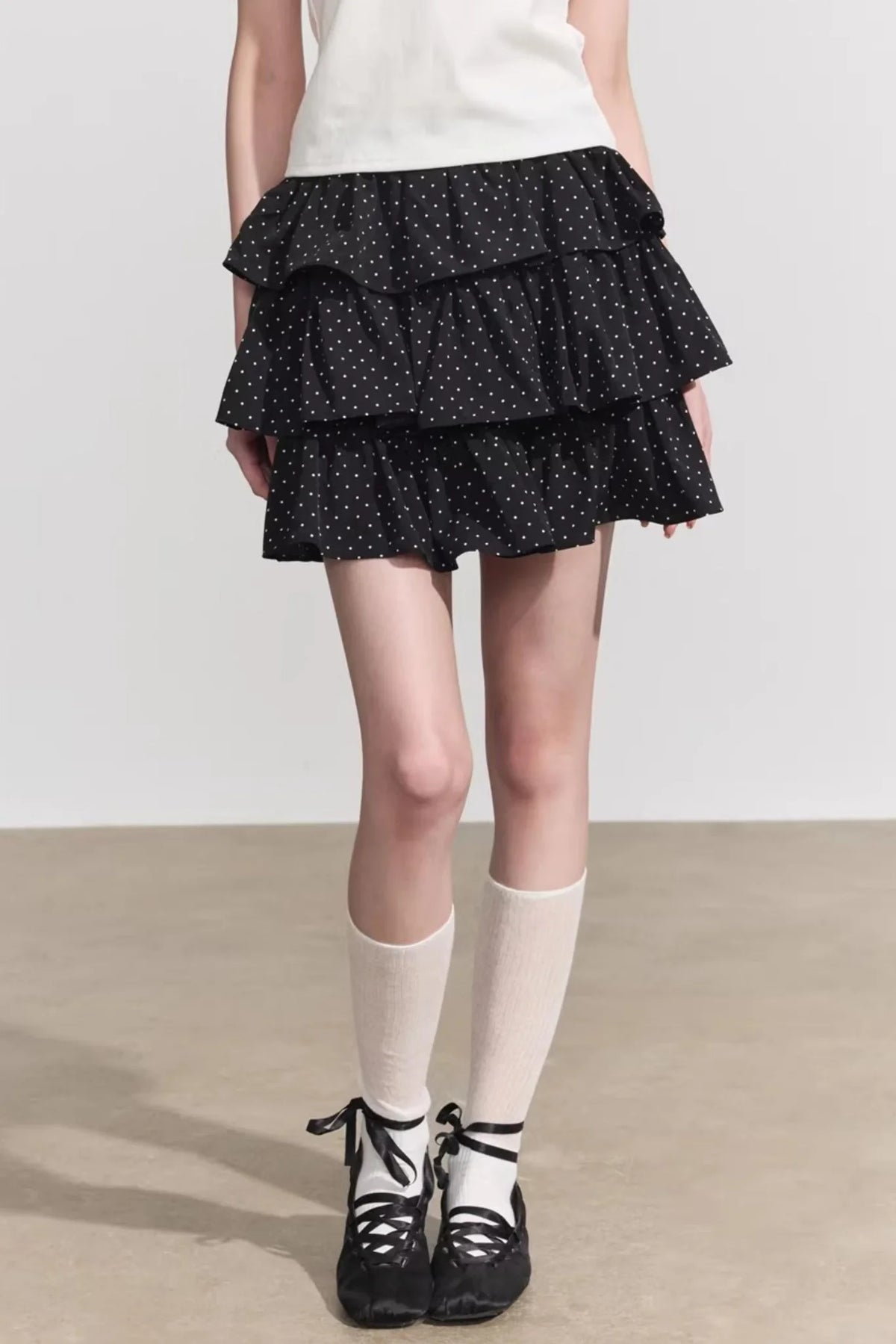 Chic Floral Lace High-Waisted Mini Skirt