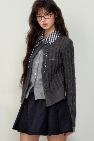 College Style Fake Two-Layer Sweater