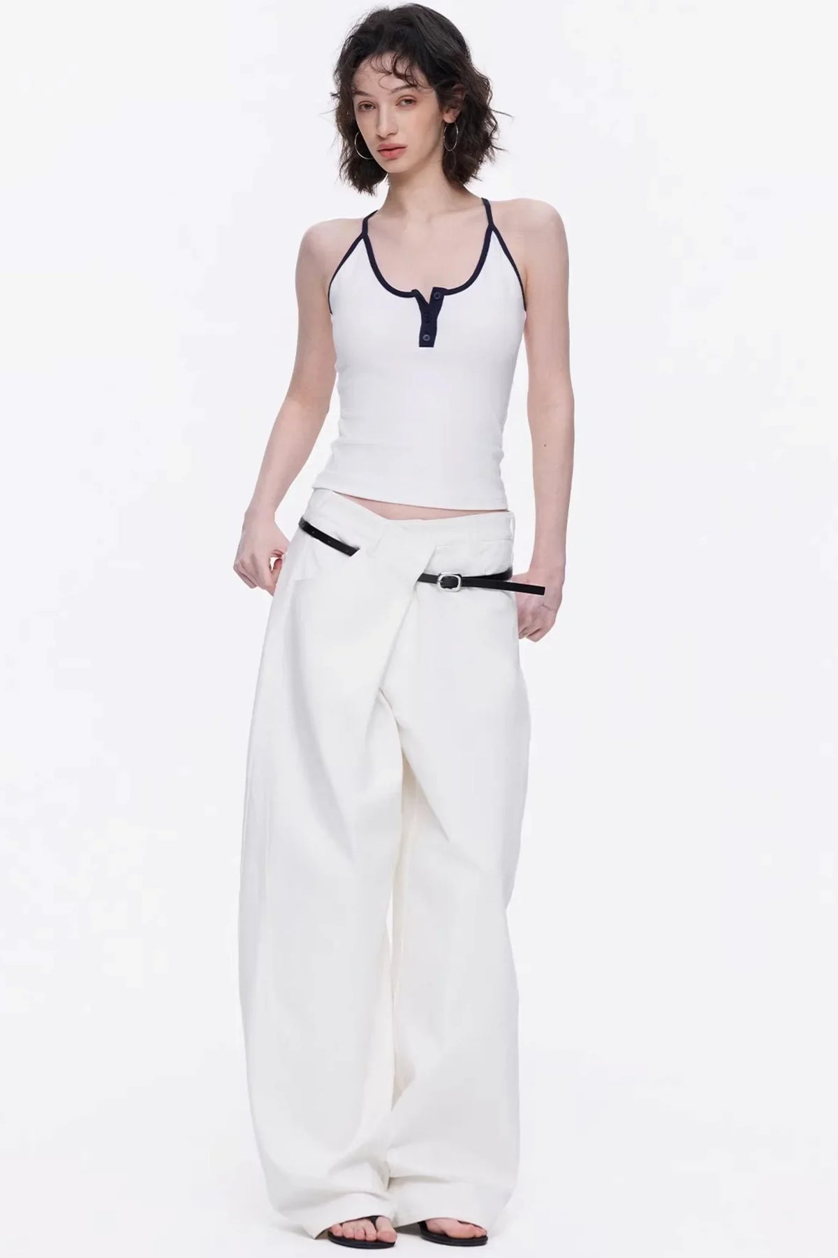 Color-Contrasting Slim-Fit Vest