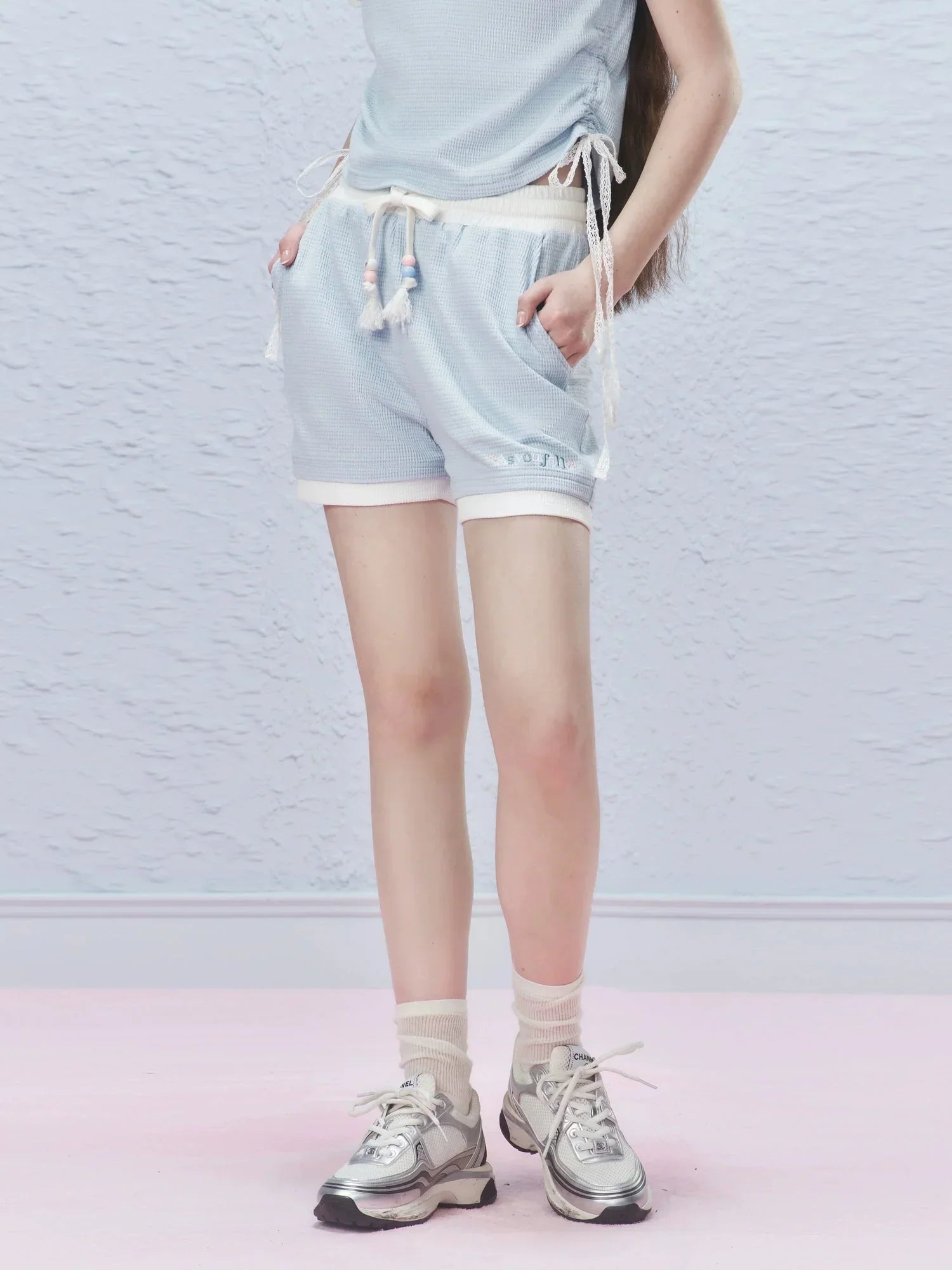 Colour-Block Drawstring Shorts Pants
