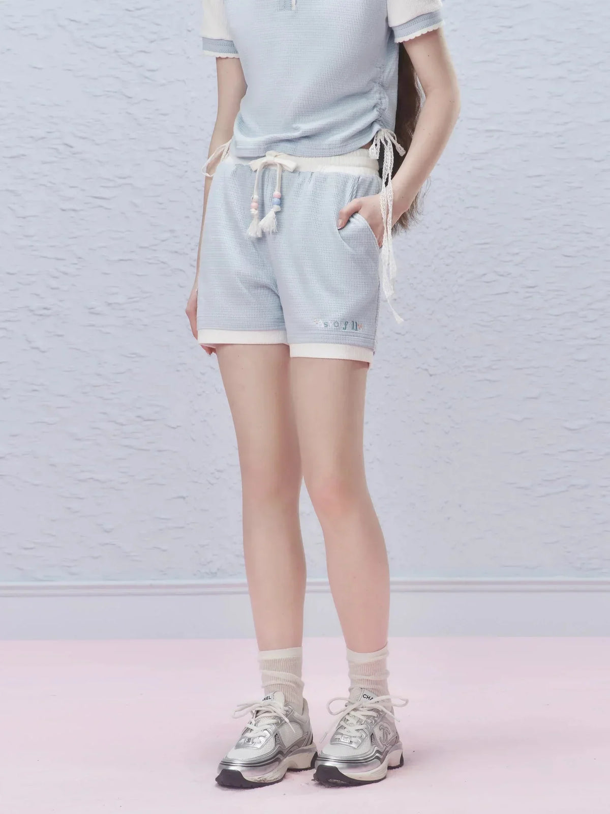 Colour-Block Drawstring Shorts Pants