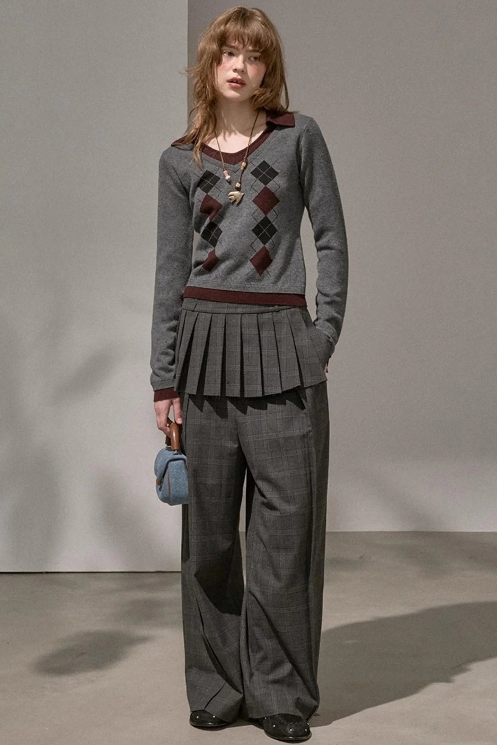 Contrast V-Neck Pullover