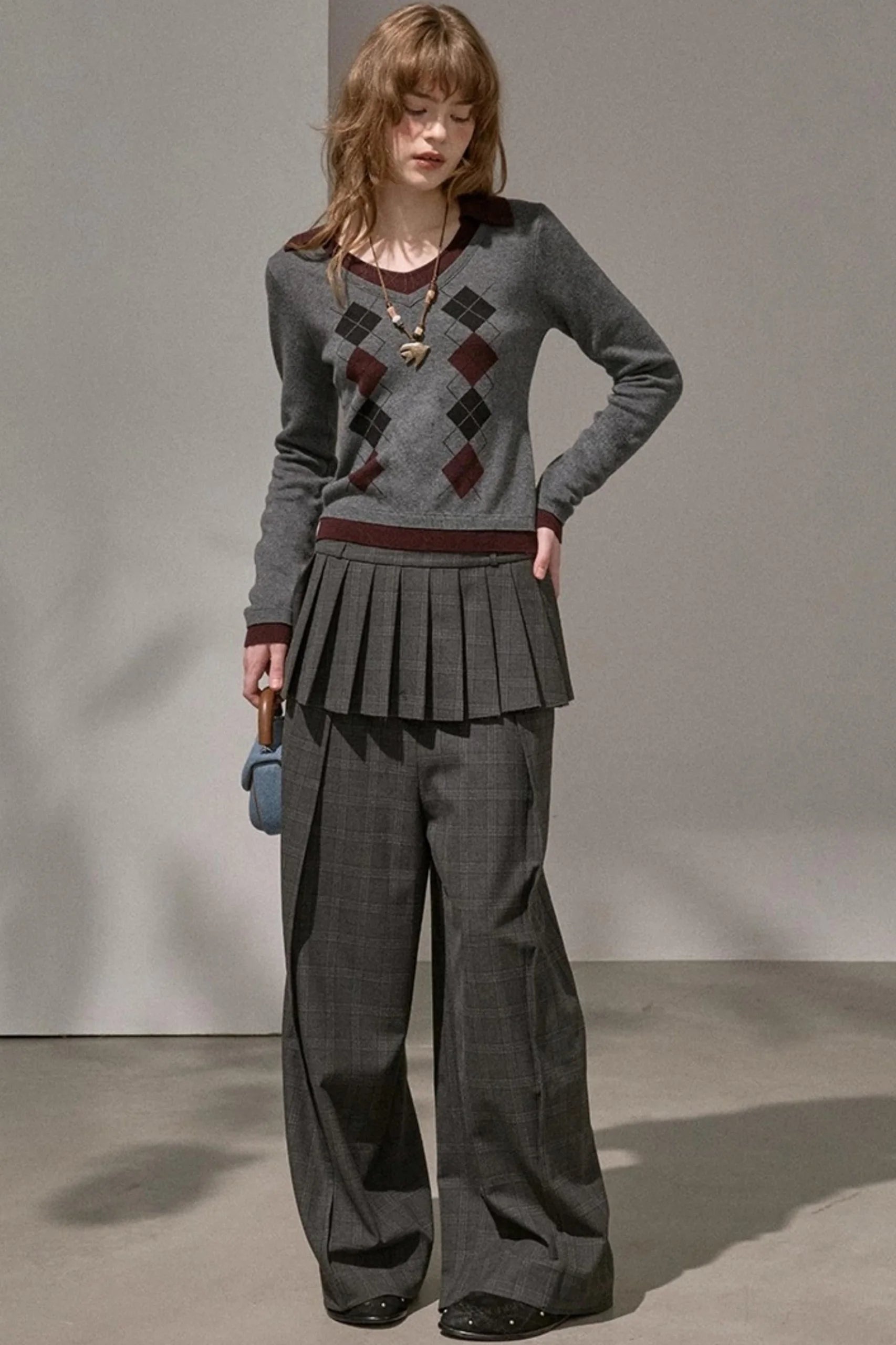 Contrast V-Neck Pullover
