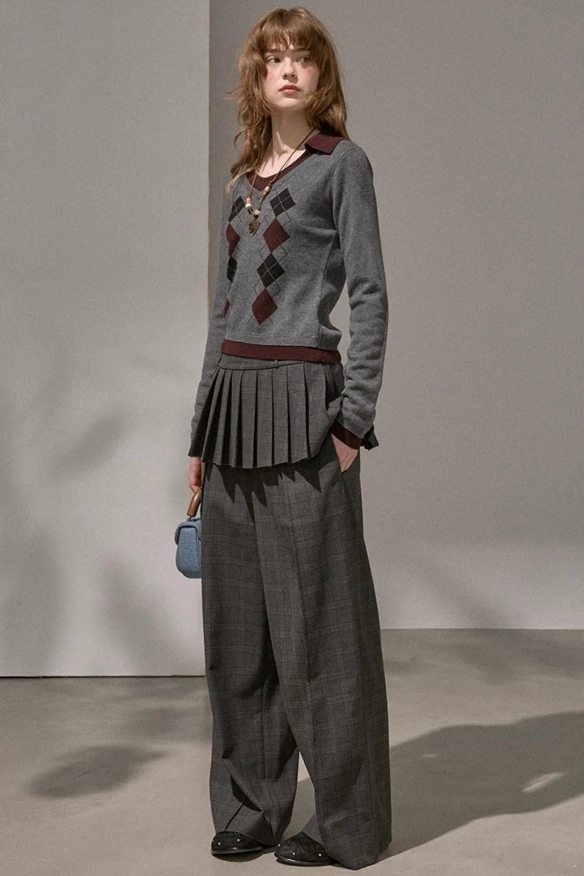 Contrast V-Neck Pullover